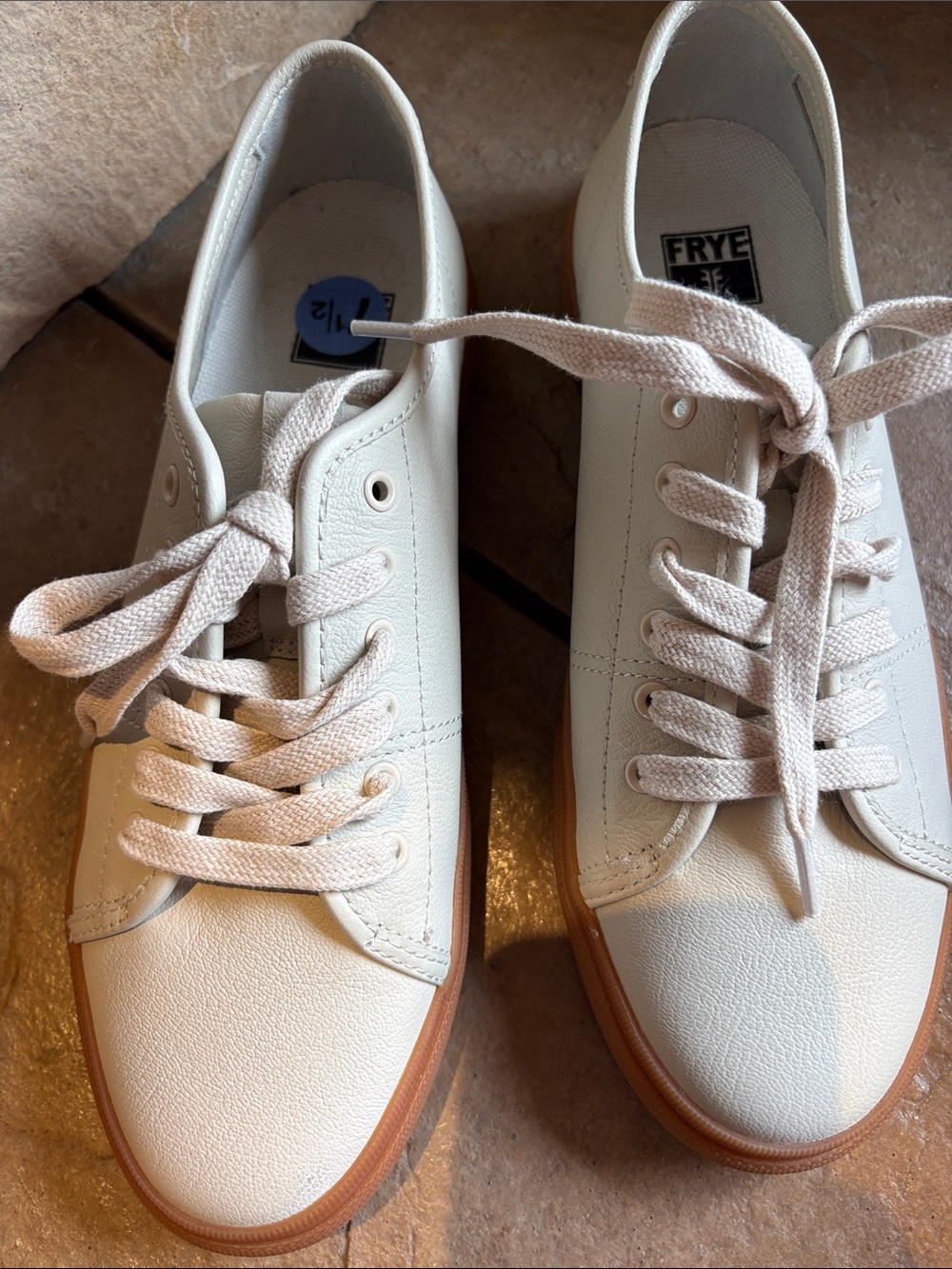 Frye Gia Low Lace Leather Cream Sneakers with Gum Sole (size 7.5) - Picture 8 of 8